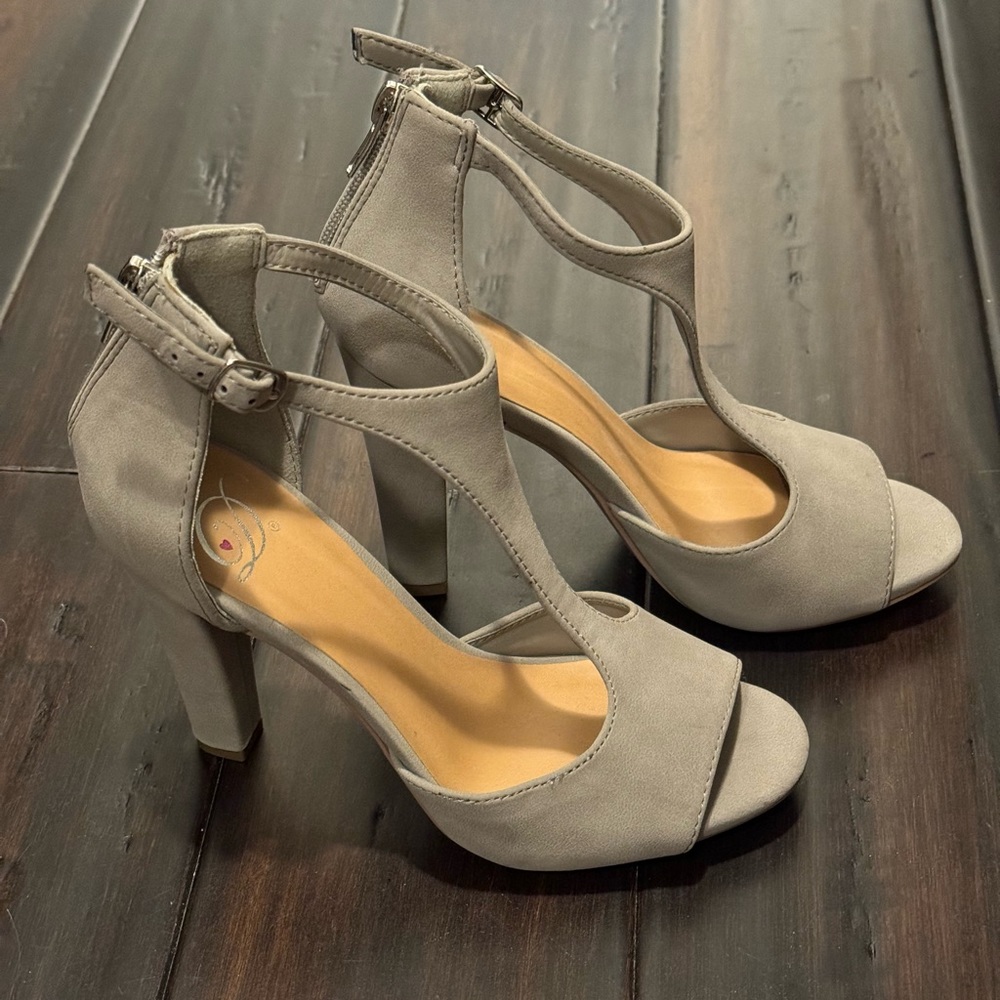 Gray Diva heels